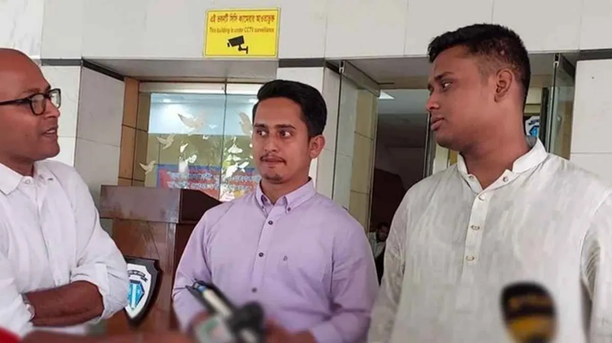 ‘অত্যন্ত গোপনীয়’ অভিযোগ নিয়ে দুদকে হাসনাত ও সারজিস