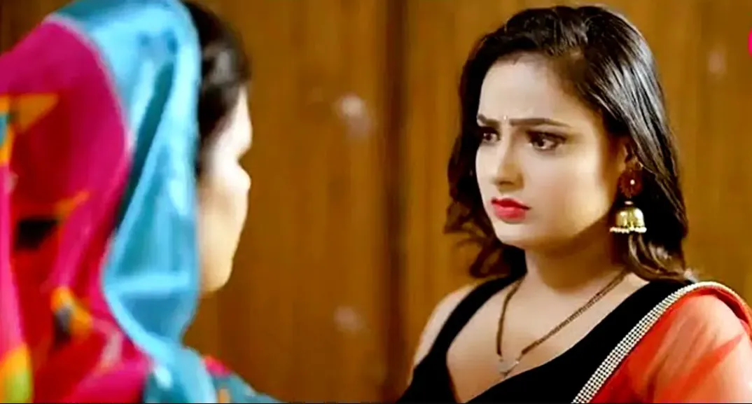 নতুন ওয়েব সিরিজে রোমান্সের ঝড়, একা দেখাই ভালো