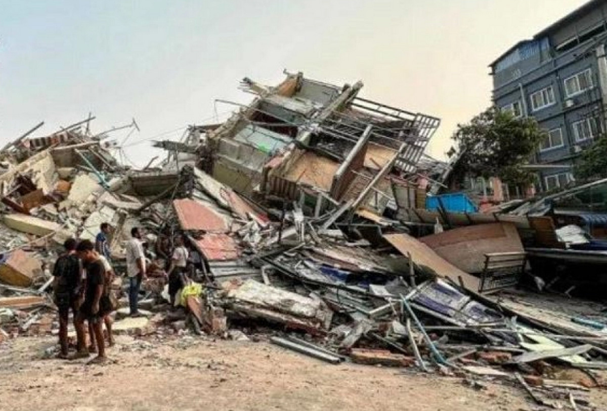 ভয়াবহ ভূমিকম্প : বিধ্বস্ত ৮০ ভাগ সরকারি ভবন