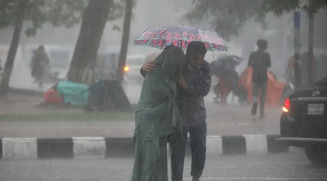 ৬০ কিমি বেগে ঝড়ের আশঙ্কা দেশের আট অঞ্চলে