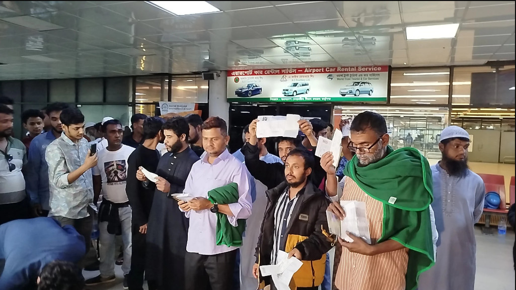 সৌদি থেকে নিঃস্ব হয়ে ফিরেছেন শতাধিক প্রবাসী