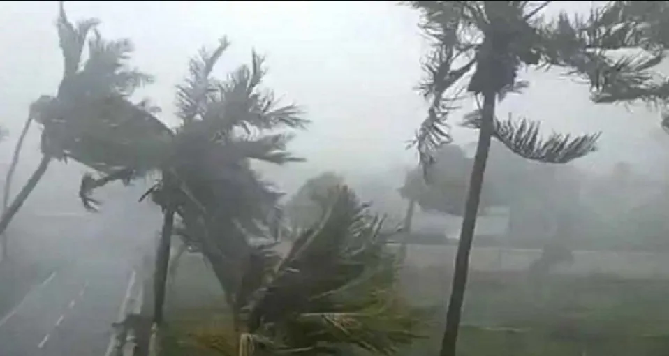 দেশের ৯ অঞ্চলে ৬০ কিমি বেগে ঝড়ের শঙ্কা