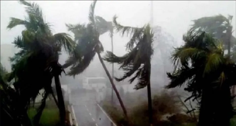 শক্তিশালী কালবৈশাখীতে কয়েকটি উপজেলার বাড়িঘর-ফসল তছনছ