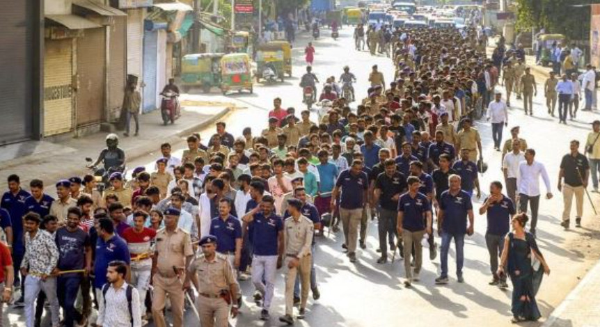 বাংলাদেশি অভিবাসীদের বিরুদ্ধে অভিযান চালানোর নির্দেশ