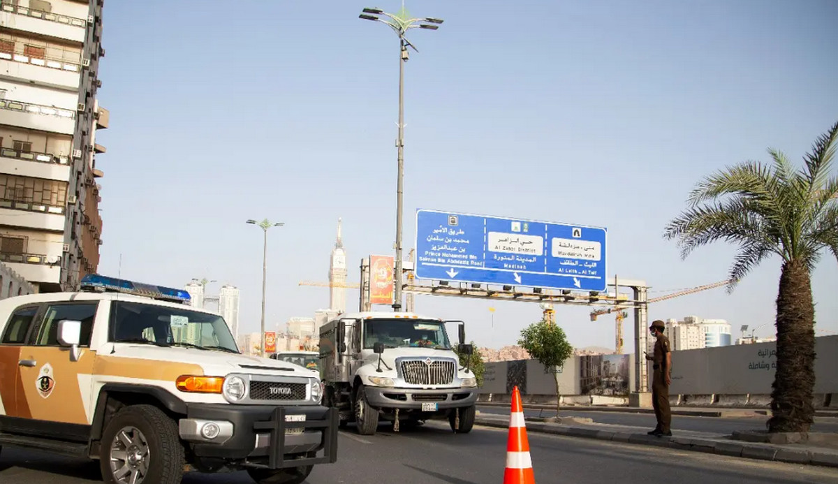 এইমাত্র পাওয়া : সৌদি আরবে ৪২ জন প্রবাসীকে গ্রেপ্তার
