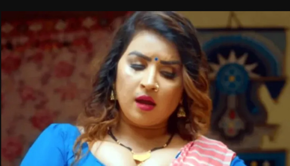 নেট দুনিয়ায় ঝড় তুললো জেলাবী ভাবী