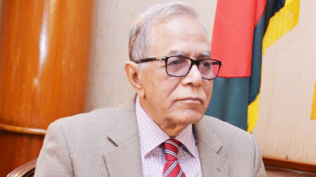 হত্যা মামলার আসামি হয়েও বিদেশ যাত্রা আলোচনায় সাবেক রাষ্ট্রপতি