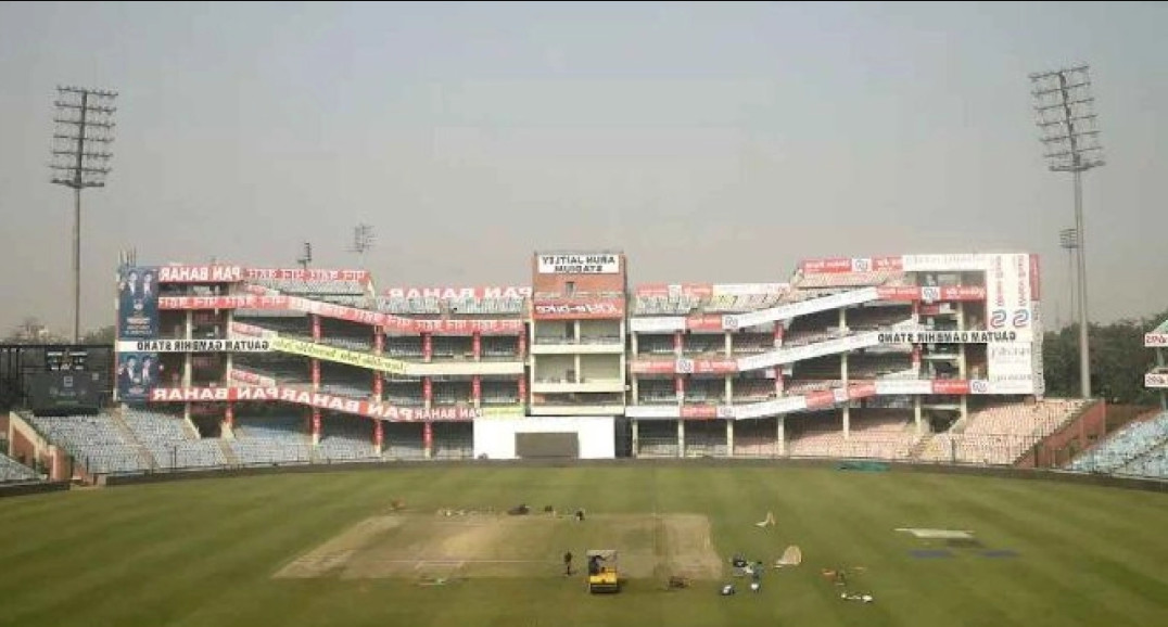 এবার দিল্লি স্টেডিয়াম উড়িয়ে দেওয়ার ঘোষণা