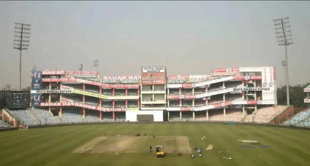এবার দিল্লি স্টেডিয়াম উড়িয়ে দেওয়ার ঘোষণা