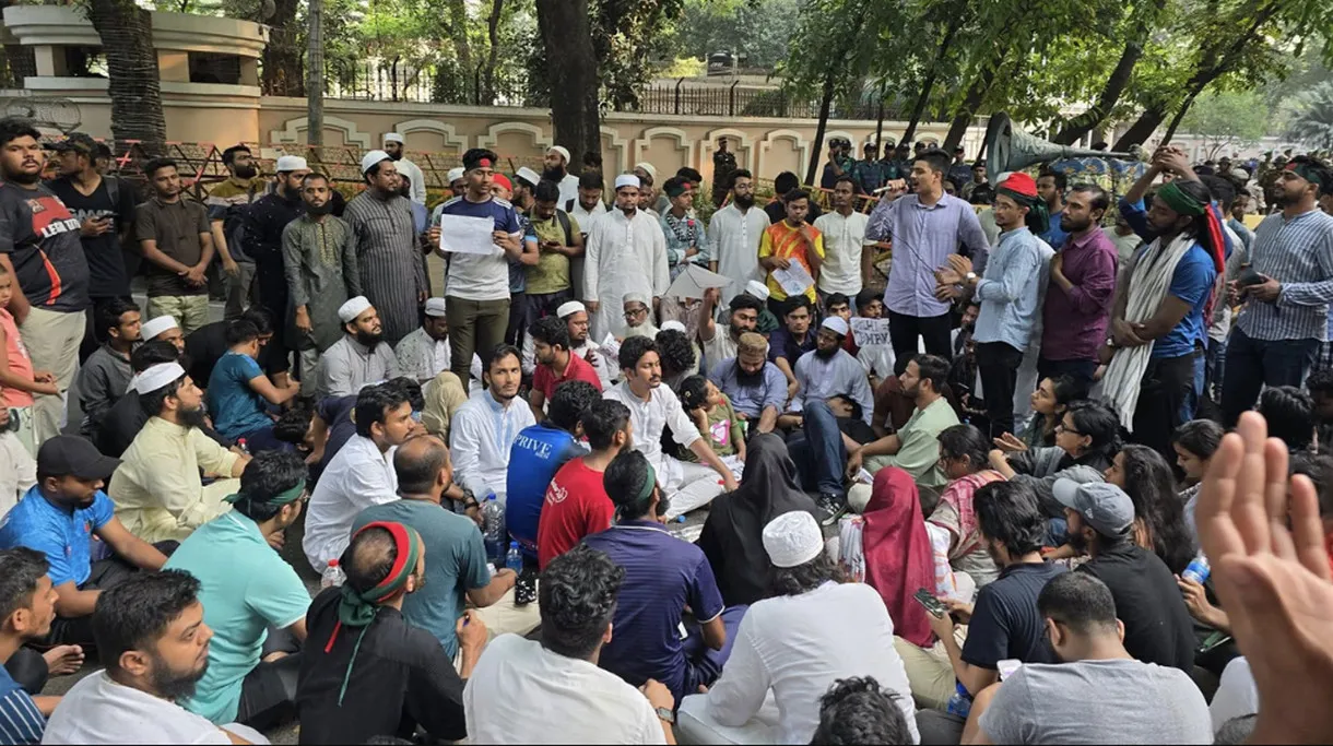 সকালেও চলছে বিক্ষোভ