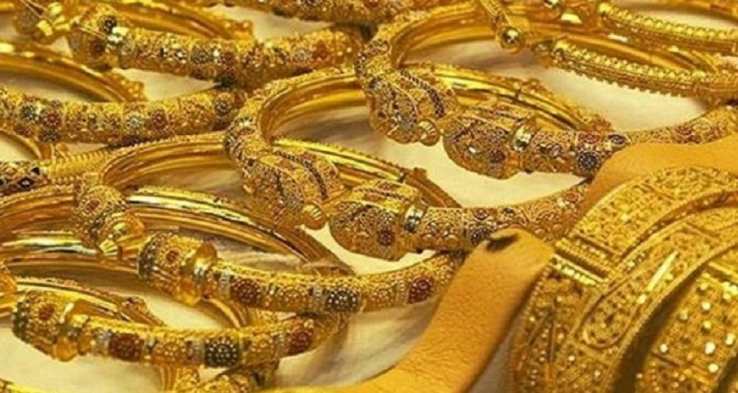 হঠাৎ সোনার গহনা বেচাকেনায় হিড়িক