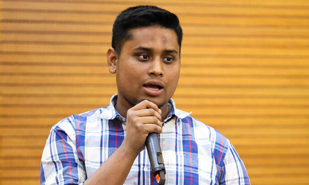 সেনাবাহিনীকে নিয়ে নতুন করে যা বললেন : হাসনাত