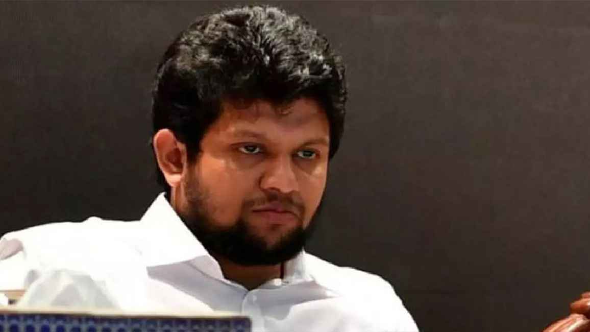 হঠাৎ দুঃখ প্রকাশ করে যা বললেন উপদেষ্টা মাহফুজ আলম
