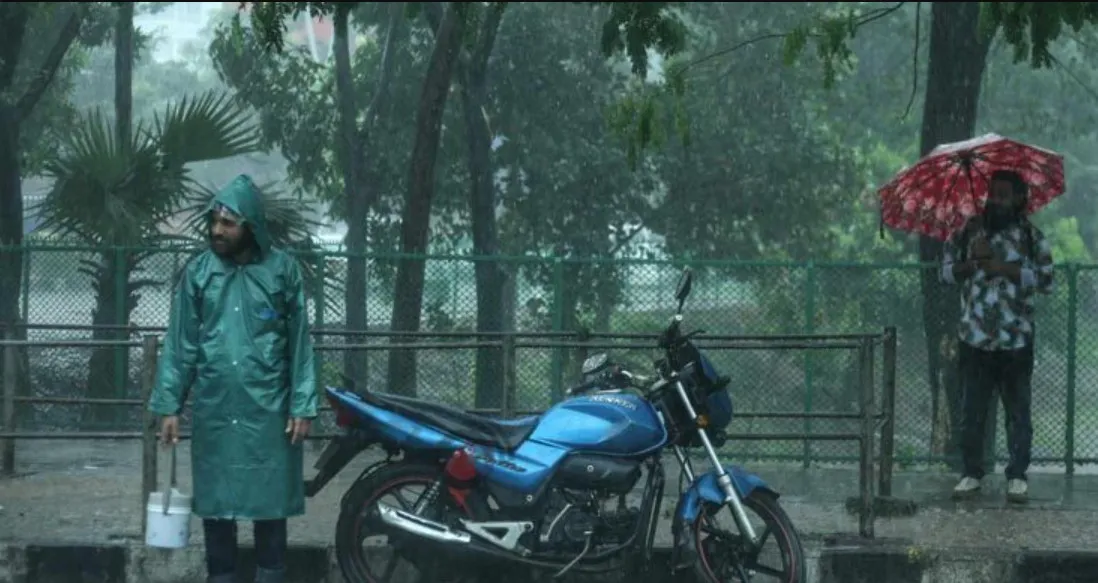 সন্ধ্যার মধ্যে ১০ অঞ্চলে ঝড়-বৃষ্টির আভাস
