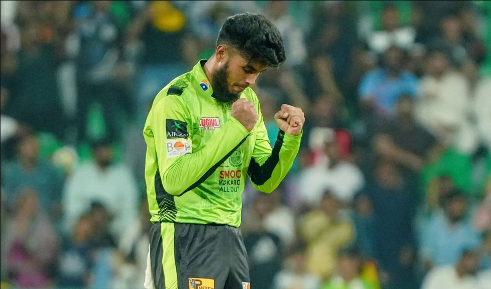 পিএসএলের ফাইনালে খরুচে রিশাদ, জ্বলে উঠলেও জয়ের পথ কঠিন করলেন
