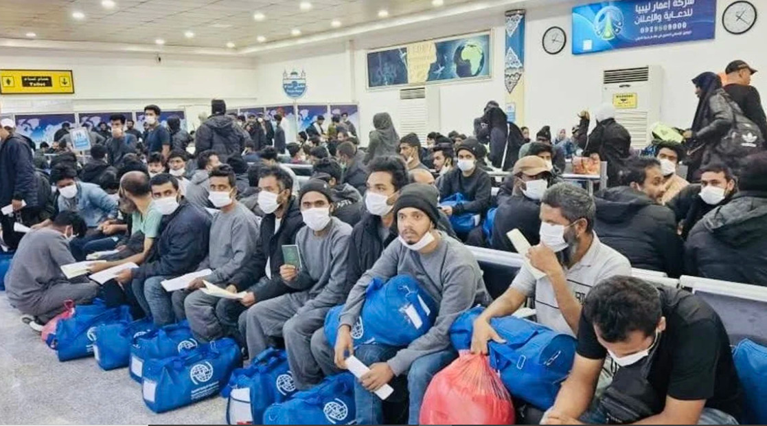 আজ দেশে ফিরছেন কয়েক,শ বাংলাদেশি প্রবাসী