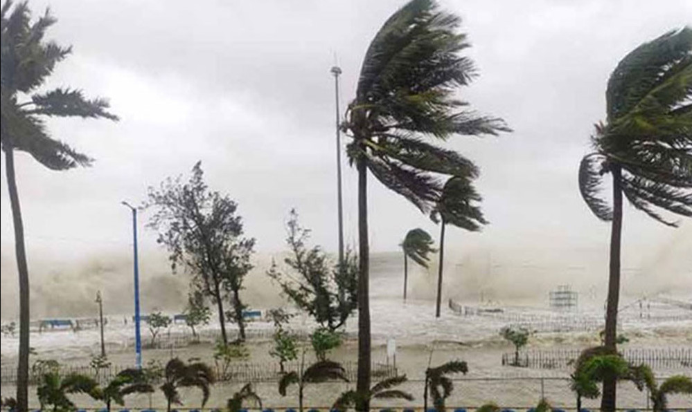 ১১ জেলায় ঘণ্টায় ৬০ কিমি গতিতে ঝড়ের আশঙ্কা