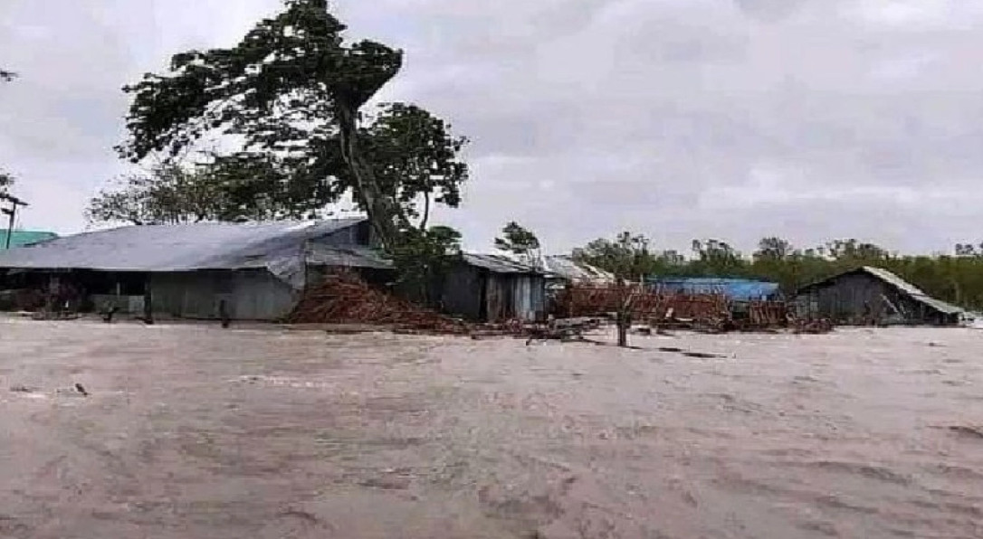 ধেয়ে আসছে নিম্নচাপ, বন্যার শঙ্কা