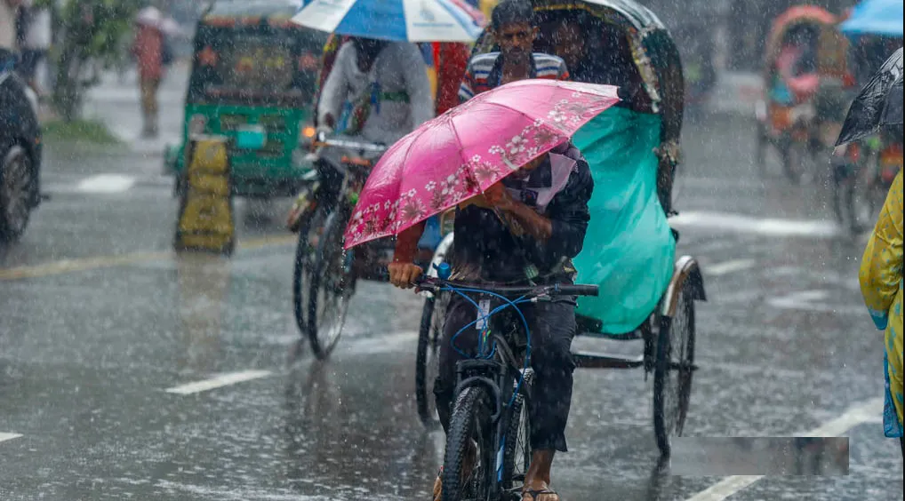 সতর্ক সংকেত সারাদেশে বৃষ্টির দাপট, পাঁচ দিন ভারী বর্ষণের কবলে পড়বে বাংলাদেশ