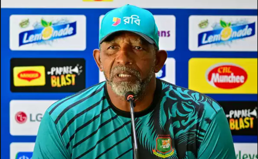 শ্রীলঙ্কা ছাড়ছেন বাংলাদেশ কোচ ফিল সিমন্স, থাকছেন না দলের সাথে