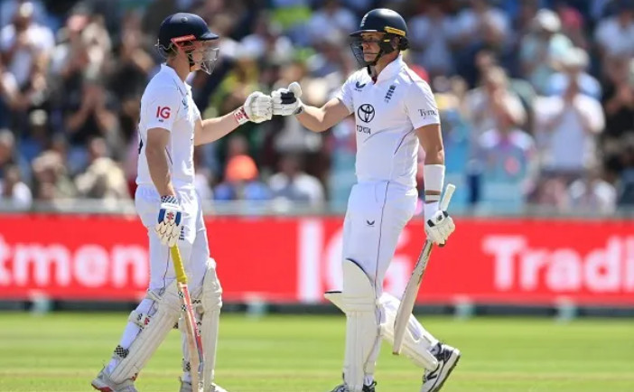 “স্মিথ-ব্রুকের ৩০৩ রানের রেকর্ডজুটি! ইংল্যান্ডে শঙ্কিত ভারত এক ডিগ্রী এগিয়ে”