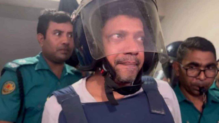 কাঠগড়ায় দাড়িয়ে যে কান্ড করলেন পলক