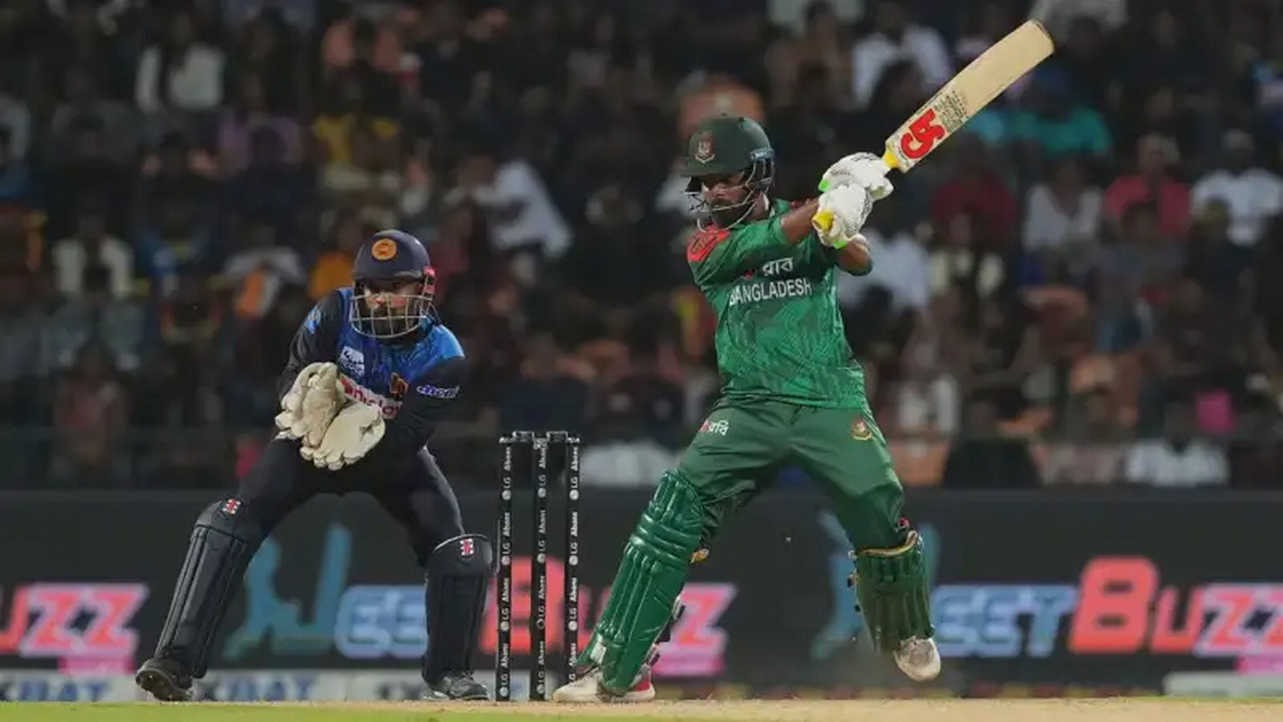 শ্রীলঙ্কার বিপক্ষে ধুঁকছে বাংলাদেশ, শানাকার ঘুর্ণিতে বিপদে টাইগার ব্যাটিং লাইনআপ, সর্বশেষ স্কোর