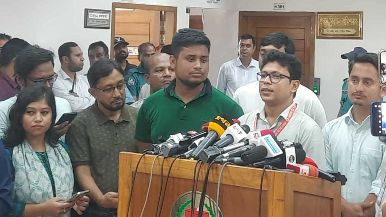 নৌকার প্রতীক বাতিল করা নিয়ে যে সিদ্ধান্ত জানালো এনসিপির, নেতারা