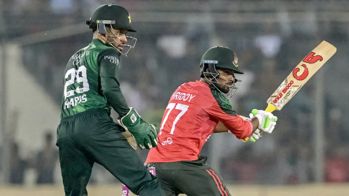 দ্বিতীয় টি-টোয়েন্টিতে পাকিস্তানের বিপক্ষে শুরুতেই উইকেট হারালো বাংলাদেশ