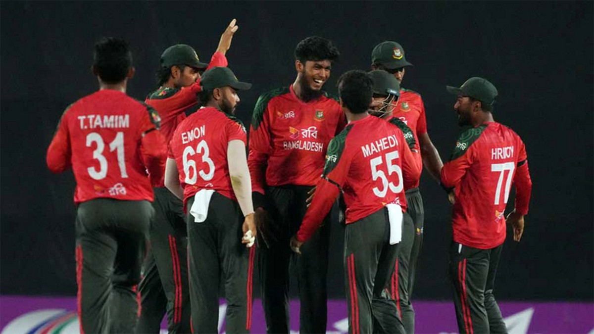 এইমাত্র শেষ হলো বাংলাদেশ ও পাকিস্থানের সিরিজ নির্ধারনের টি-২০ ম্যাচ