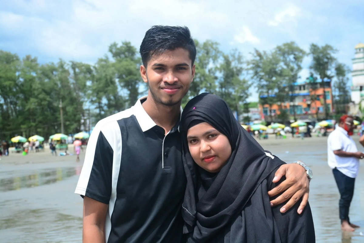 প্রবাসে চাচা, দেশে চাচির সঙ্গে উধাও ভাতিজা! কক্সবাজারে চাঞ্চল্যকর পরকীয়ার ঘটনা