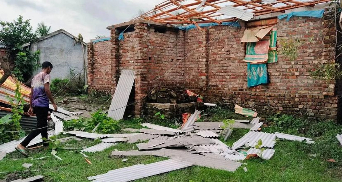 মাত্র ৩০ সেকেন্ডের ঘূর্ণিঝড়ে সবকিছু শেষ