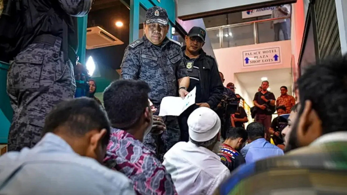 প্রবাসীরা সাবধান : মাত্র এক ঘণ্টার অভিযানে মালয়েশিয়ায় বাংলাদেশিসহ আটক ১৭১ অভিবাসী