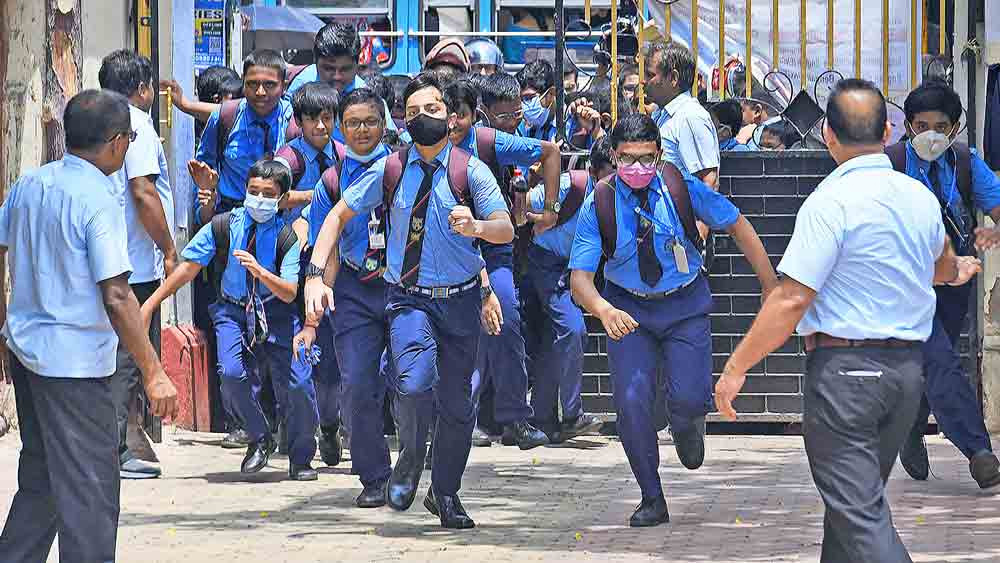 স্কুলে ছুটি : আসছে নতুন ঘোষণা