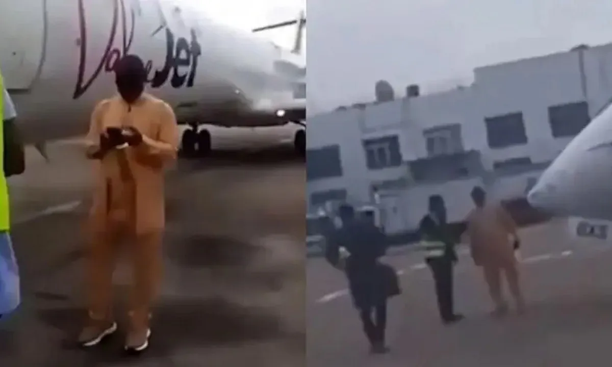 উঠতে না দেওয়ায় চলন্ত বিমানের সামনে দাঁড়ালেন গায়ক