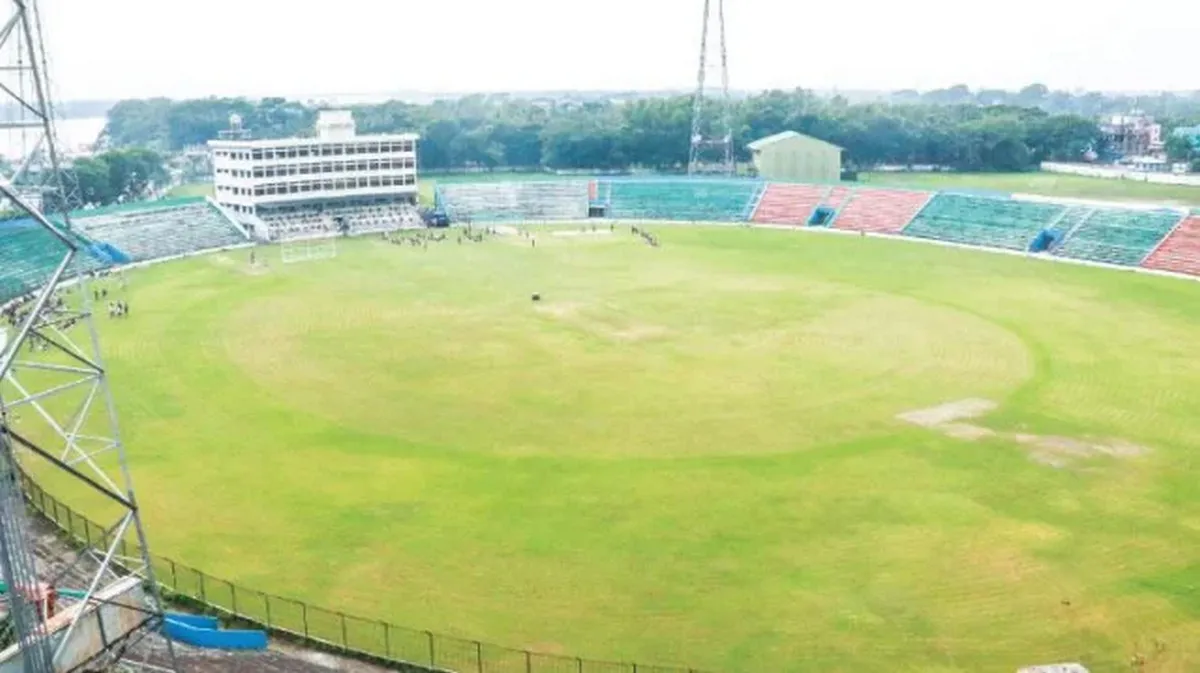 স্টেডিয়াম আছে, রাস্তা নেই; মাঠ আছে, খেলা নেই