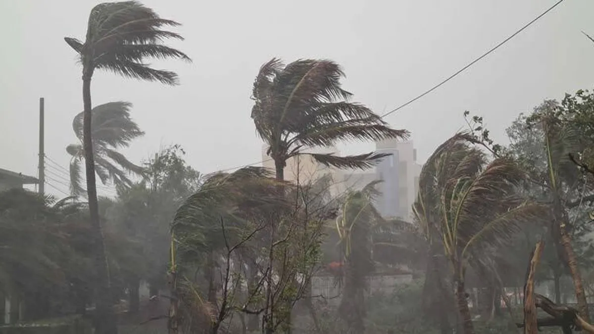 সন্ধ্যার মধ্যে ৭ অঞ্চলে ৬০ কিমি বেগে ঝড়ের শঙ্কা