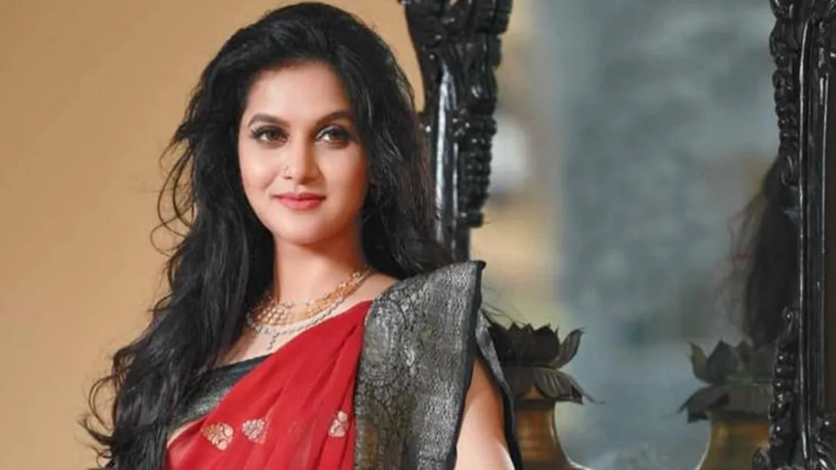 মাঝরাতে সুখবর দিলেন মিথিলা