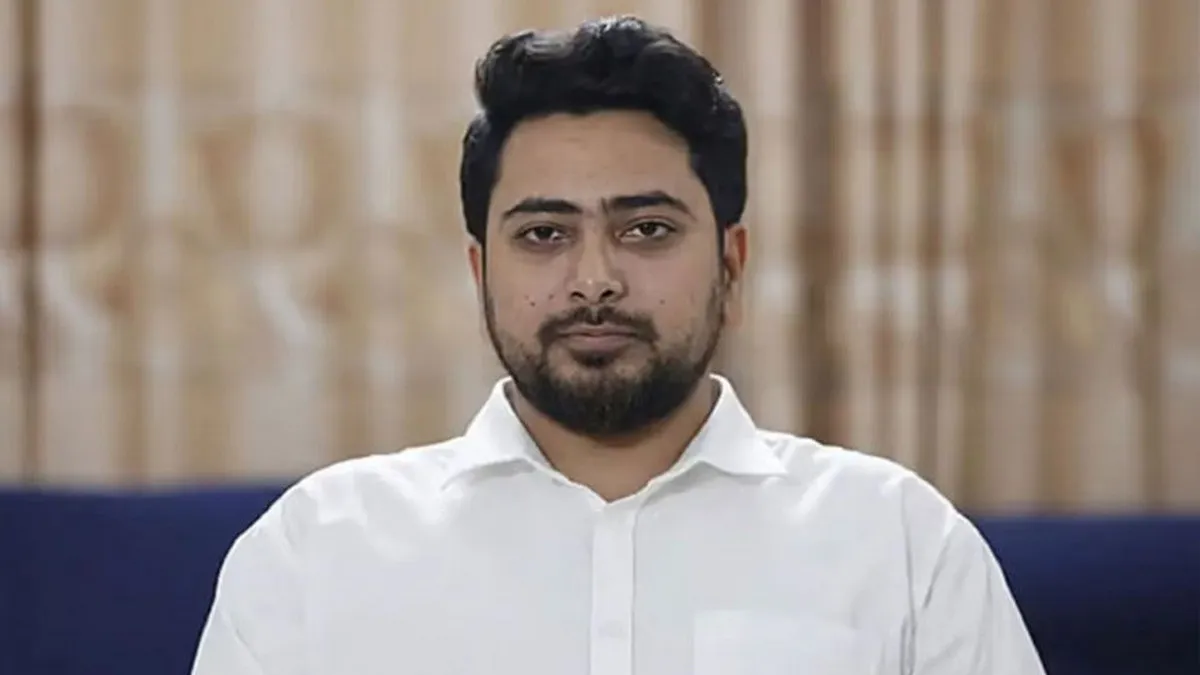 অন্তর্বর্তী সরকার কার নির্দেশে চলছে? সেনাবাহিনীর অবস্থান নিয়ে ক্ষোভ নাহিদ ইসলামের