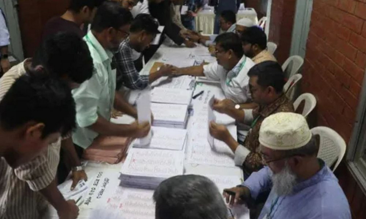 ডাকসু নির্বাচন: ভোট নিয়ে এইমাত্র নতুন ঘোষণা দিলো নির্বাচন কমিশন