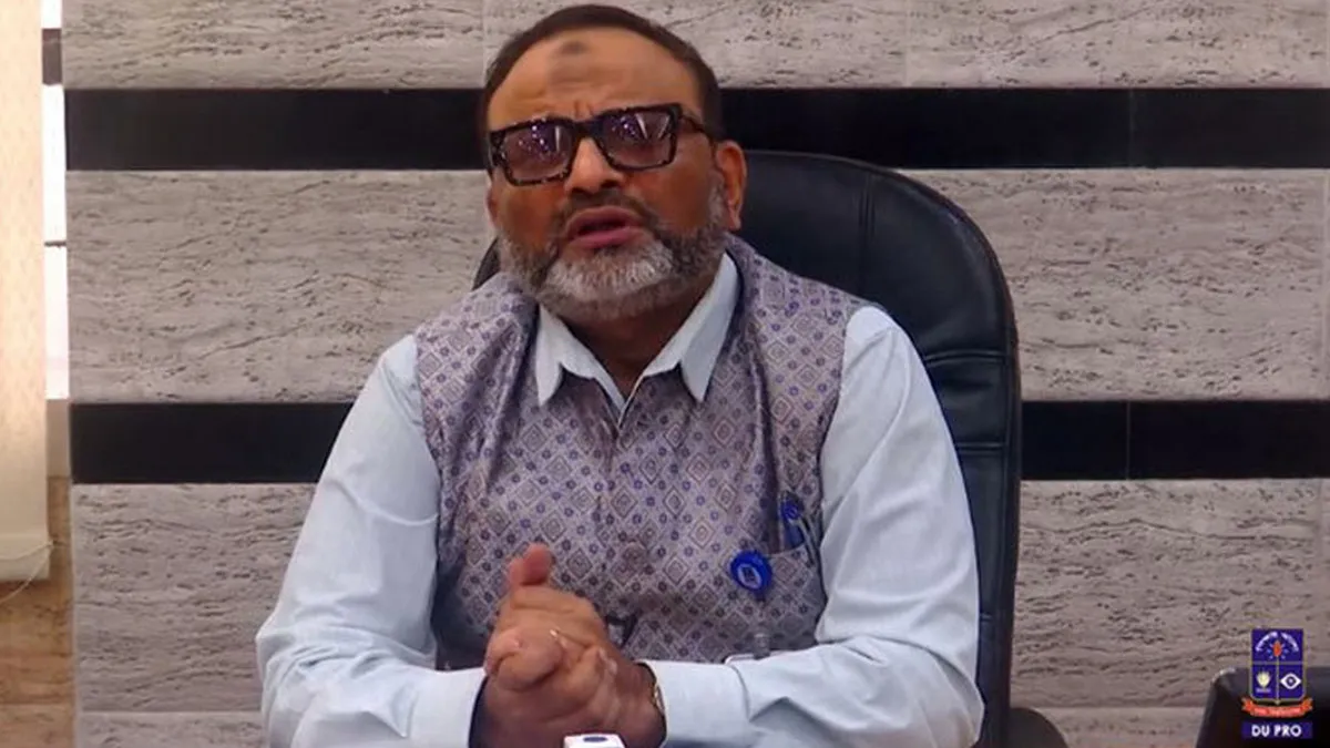 ডাকসু নির্বাচনে ভোট কারচুপি নিয়ে এইমাত্র নতুন ঘোষণা দিলেন : উপাচার্য