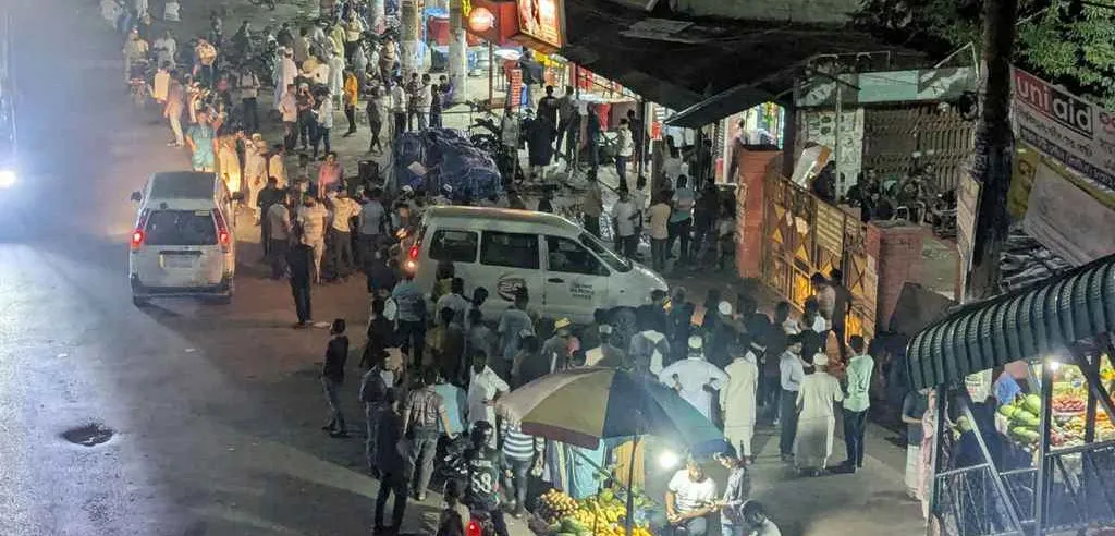 জাকসু নির্বাচনের ফলাফল ঘিরে উত্তেজনা, ফটকে অবস্থান নিল জামায়াত কর্মীরা
