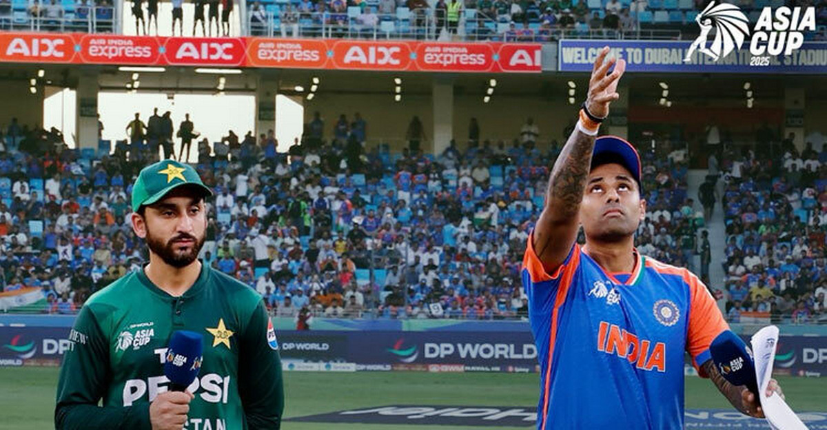 এশিয়া কাপ ২০২৫: টস জিতে ব্যাটিংয়ে নামল পাকিস্তান, দেখেনিন একাদশ