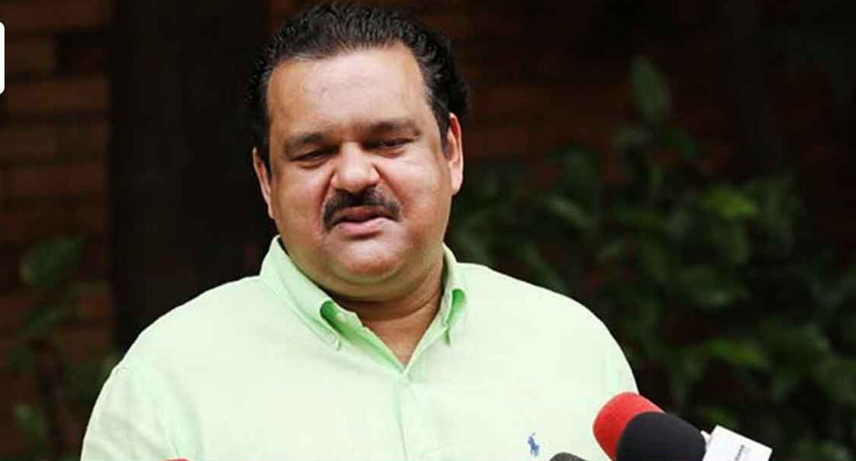 নতুন ঘোষণা দিয়ে আলোচনার ঝড় তুললেন আকরাম খান