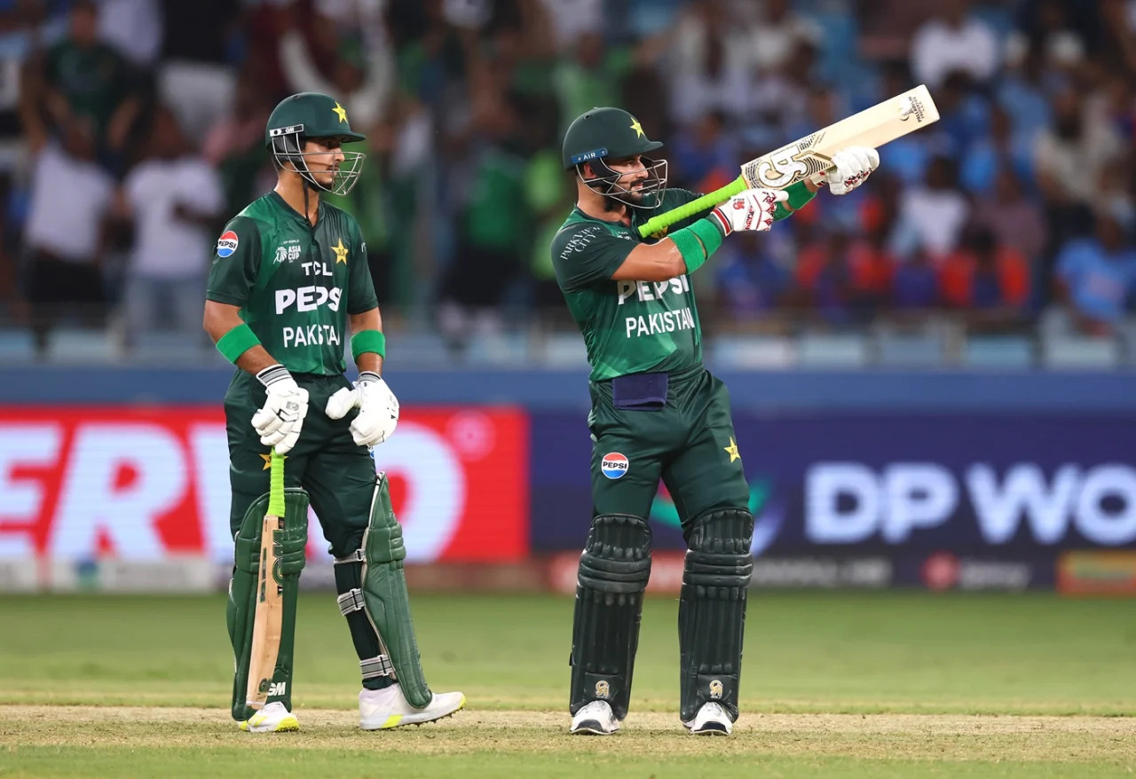 ভারতকে বিশাল রানের টার্গেট দিলো পাকিস্তান