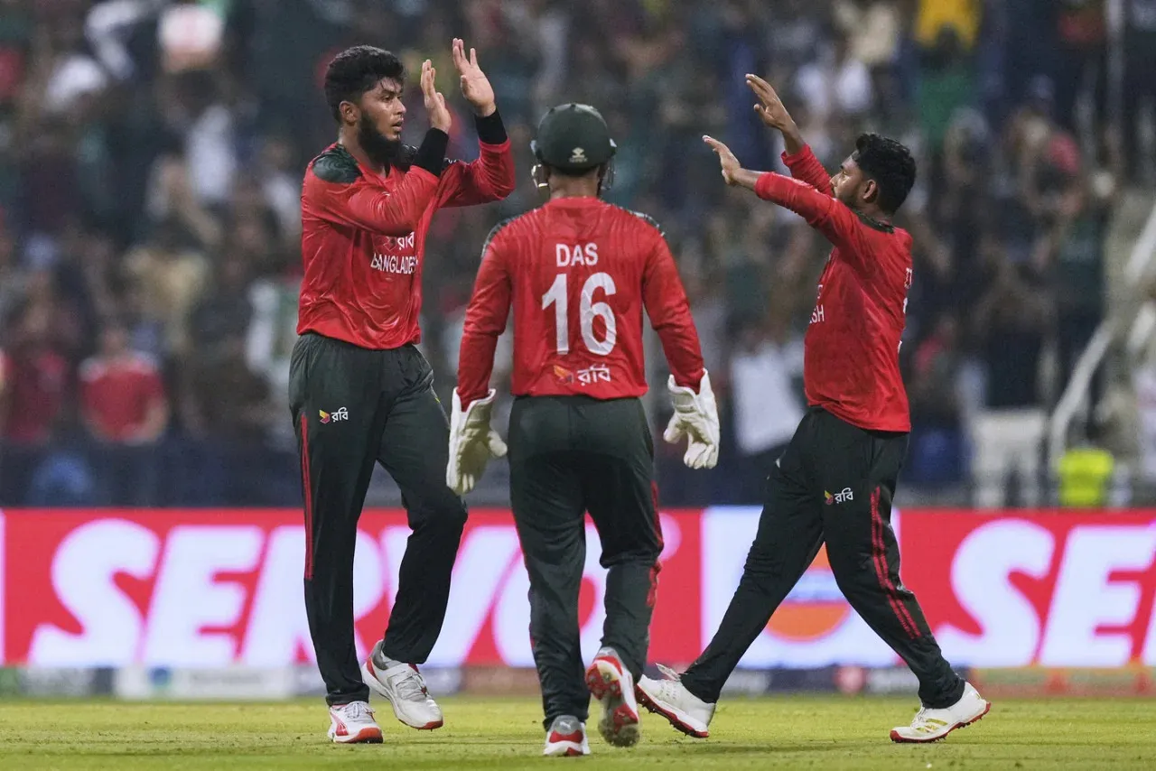 চরম দু:সংবাদ: ভারত ম্যাচের আগে দলের প্রাণ ভ্রমরাকে হারালো বাংলাদেশ