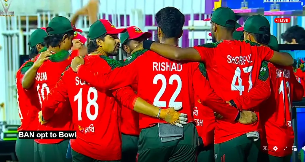 ফিল্ডিংয়ে বাংলাদেশ, খেলাটি সরাসরি দেখুন এখানে (LIVE)