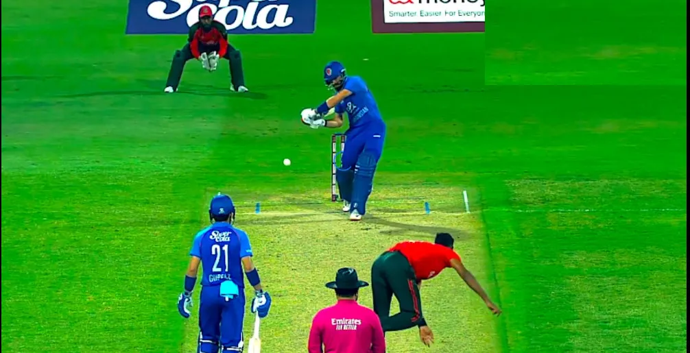 পরপর ২ উইকেট তুলে নিলো বাংলাদেশ, খেলাটি সরাসরি দেখুন এখানে (LIVE)