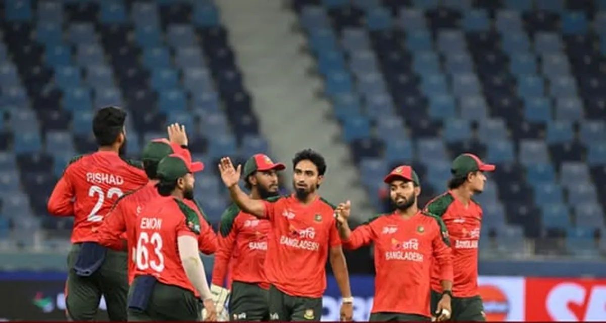 আফগানিস্তানের বিপক্ষে দারুণ শুরু করেও চাপে বাংলাদেশ,খেলাটি দেখুন এখানে LIVE