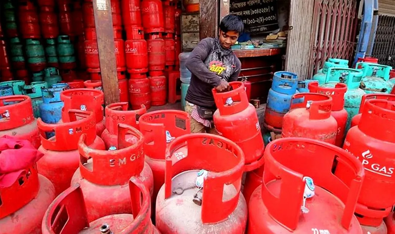১ হাজার টাকায় ১২ কেজির এলপিজি সিলিন্ডার